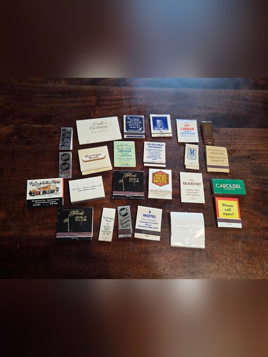 Other - 24 Vintage Assorted Matchbooks - Black, White, Cream, Green, Blue